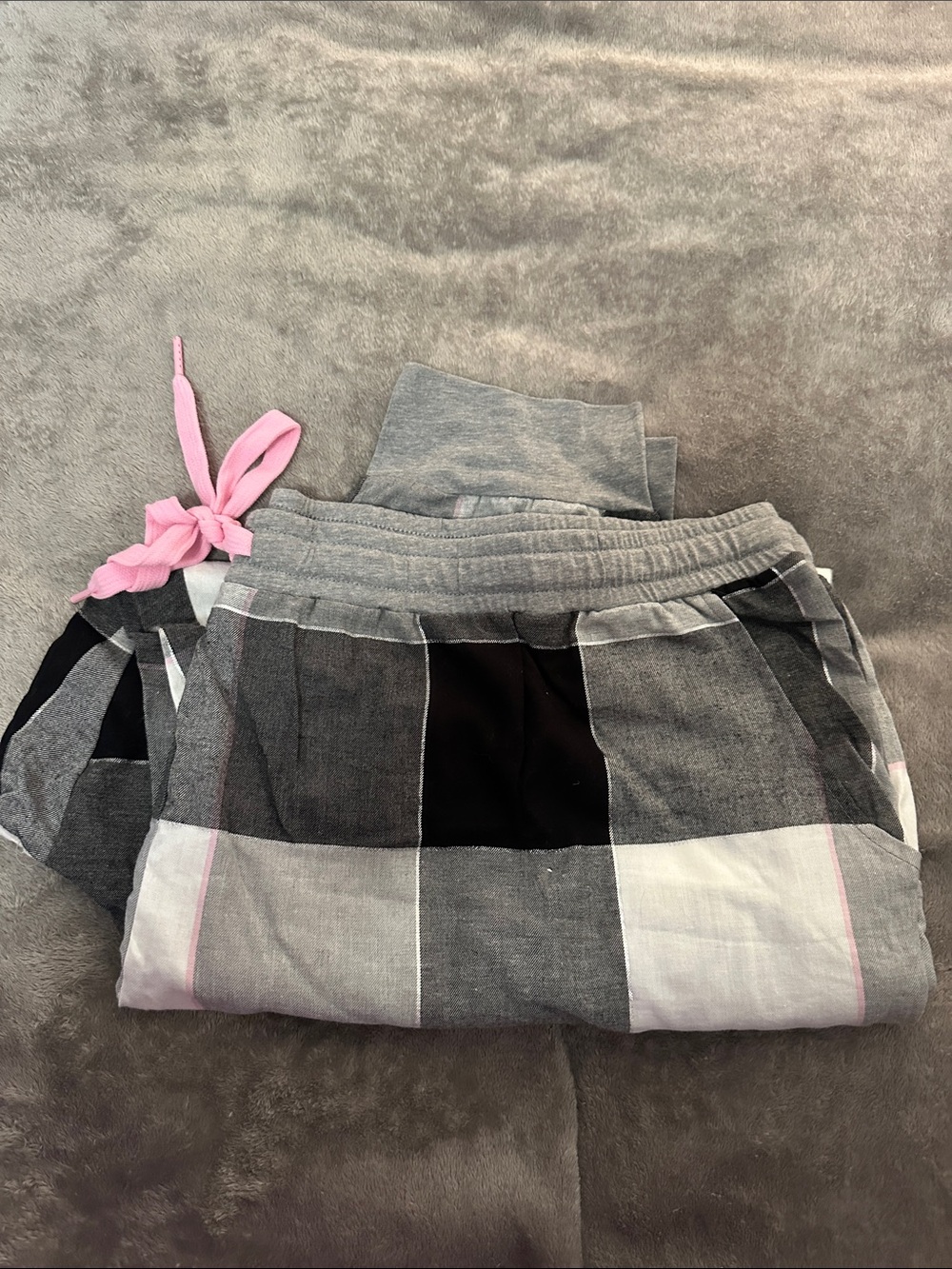 NWOT Secret Treasures (3X) Lounge bottoms with Pink Tie